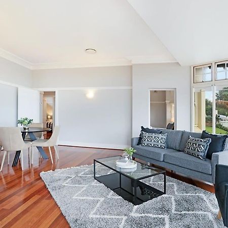 Huge Harbour View Apartment In Historic Home Cité de Cité de Sydney Extérieur photo