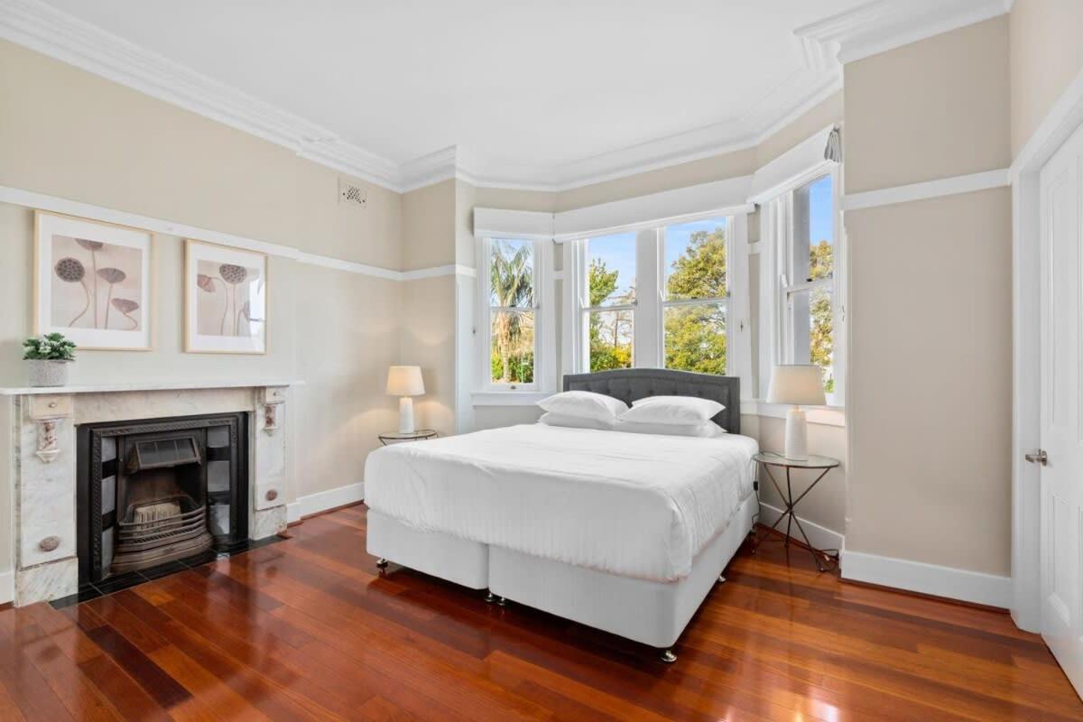 Huge Harbour View Apartment In Historic Home Cité de Cité de Sydney Extérieur photo