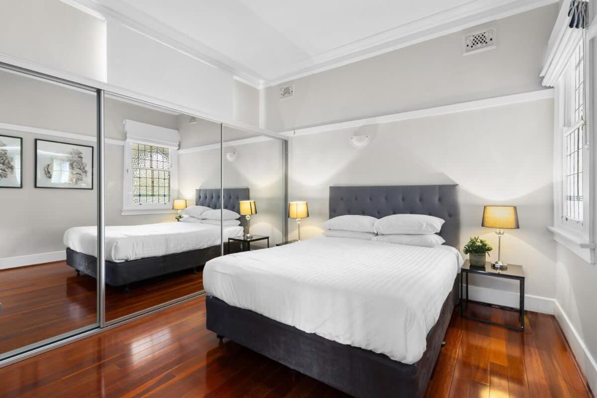 Huge Harbour View Apartment In Historic Home Cité de Cité de Sydney Extérieur photo